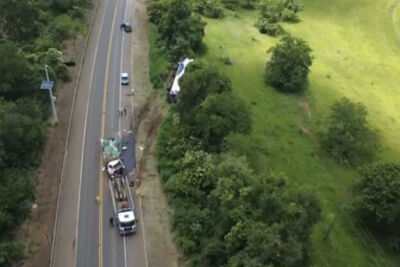 Imagem da notícia Colisão entre caminhões na BR-158 mata um e deixa outro ferido em Paranaíba